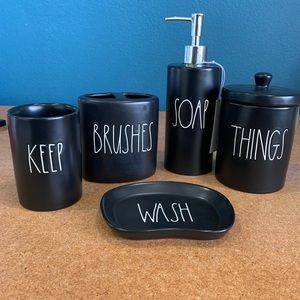 Rae Dunn bath decor in black